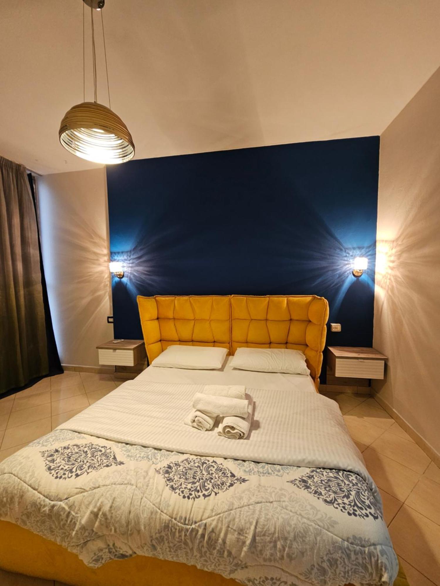 Aura Skanderbeg Square Apartments ติรานา ภายนอก รูปภาพ