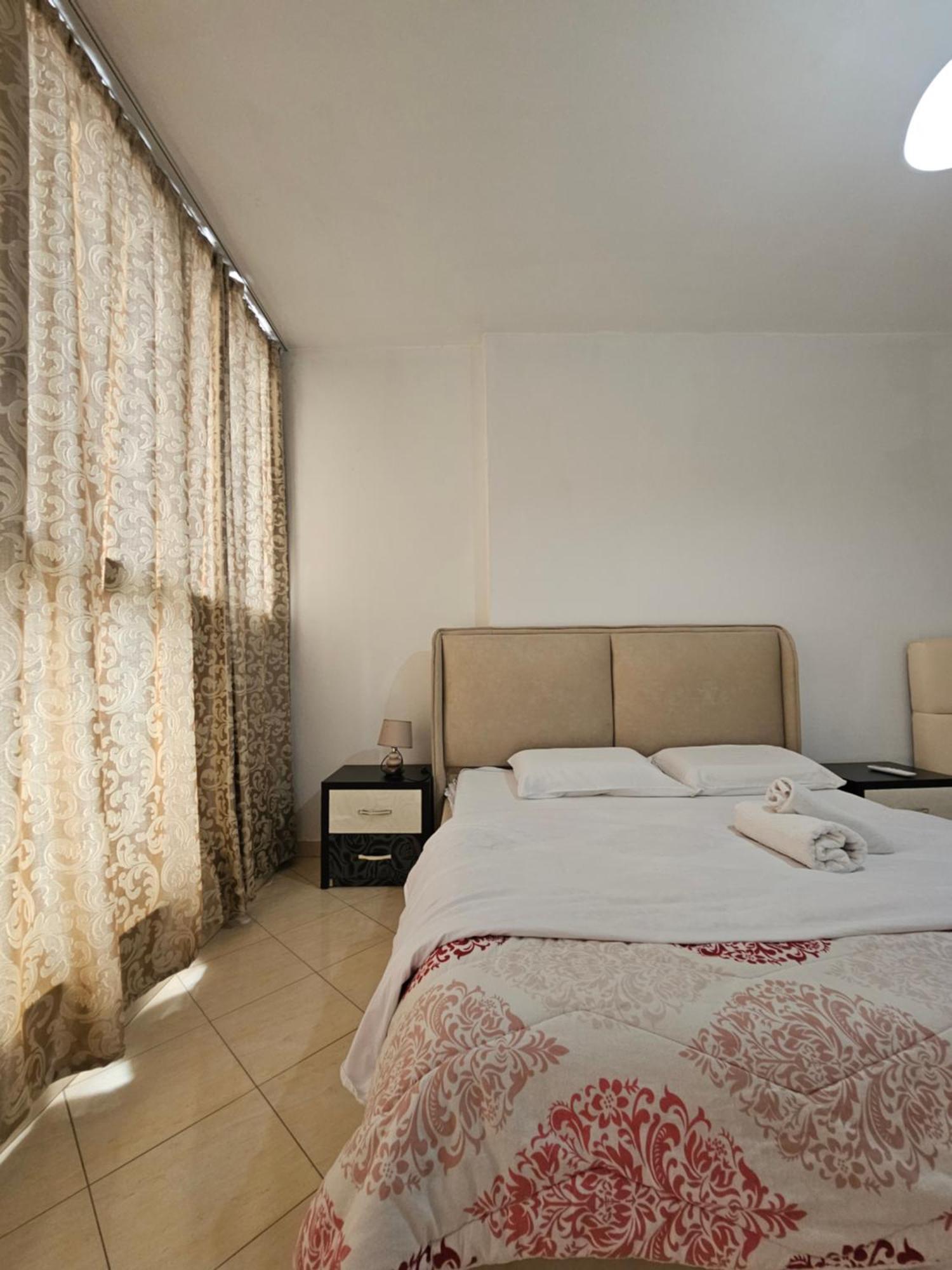 Aura Skanderbeg Square Apartments ติรานา ภายนอก รูปภาพ