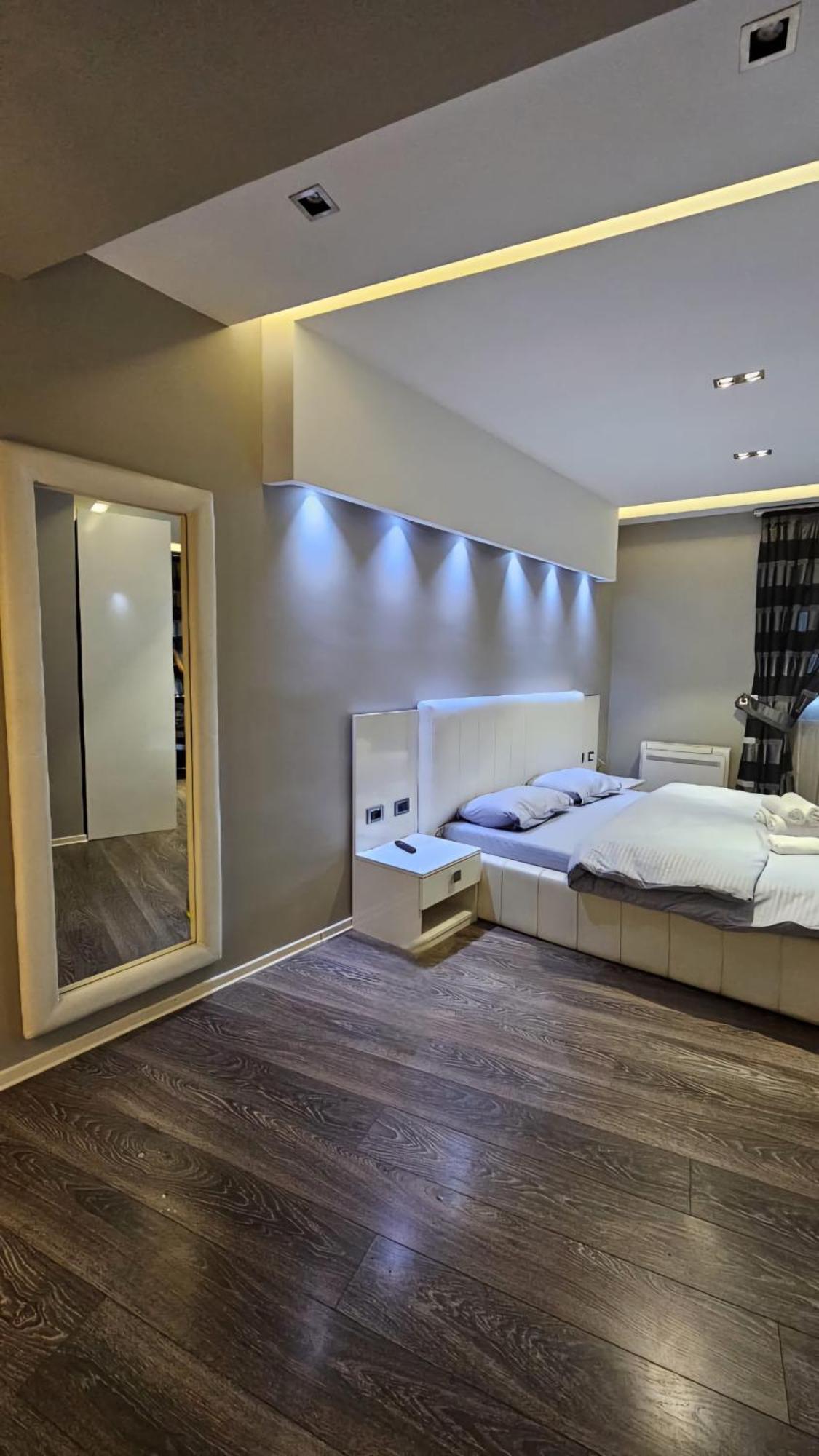 Aura Skanderbeg Square Apartments ติรานา ภายนอก รูปภาพ
