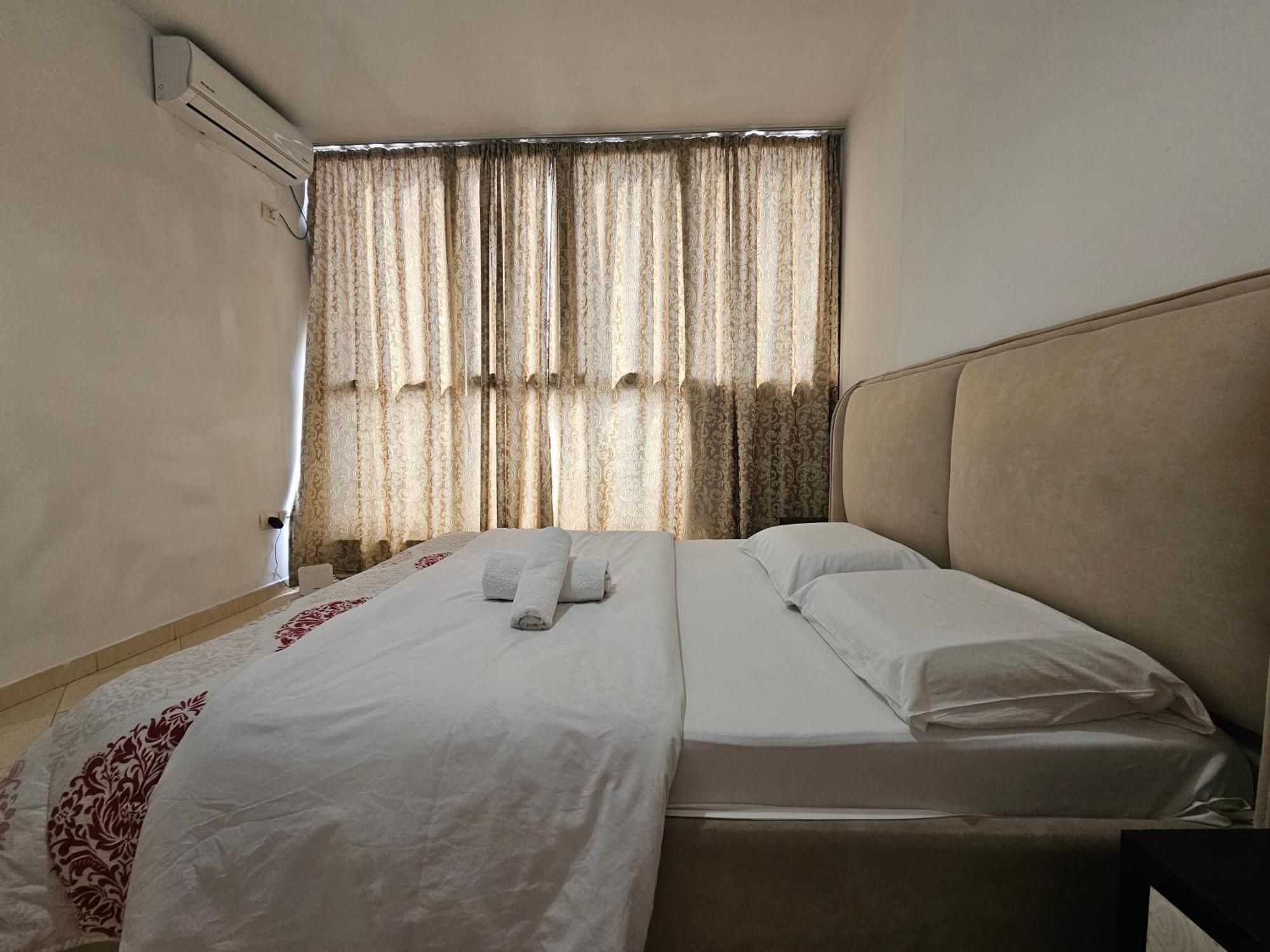 Aura Skanderbeg Square Apartments ติรานา ภายนอก รูปภาพ