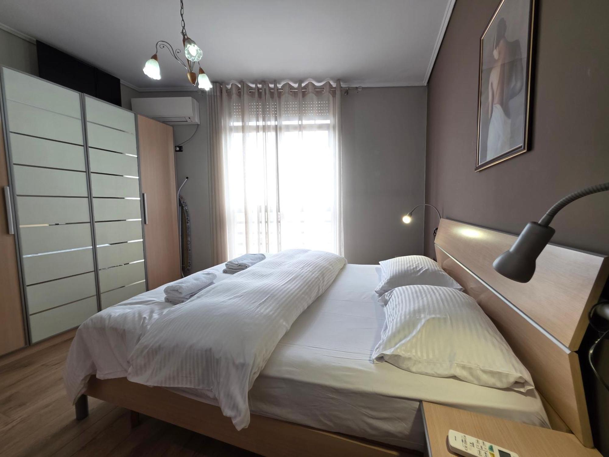 Aura Skanderbeg Square Apartments ติรานา ภายนอก รูปภาพ
